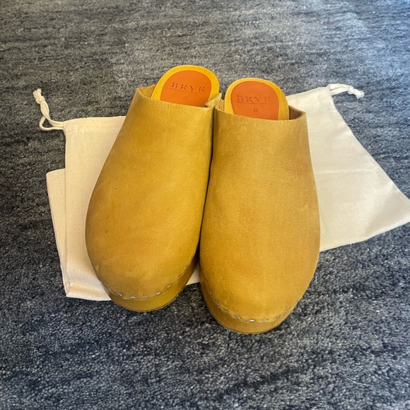 Bryr Clogs The Bean Monochrome in Yarrow 8 38 - Picture 3 of 11